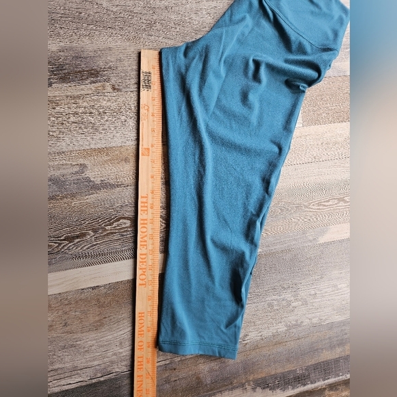 Athleta Transcend Capri Women's XL Teal - Picture 8 of 9